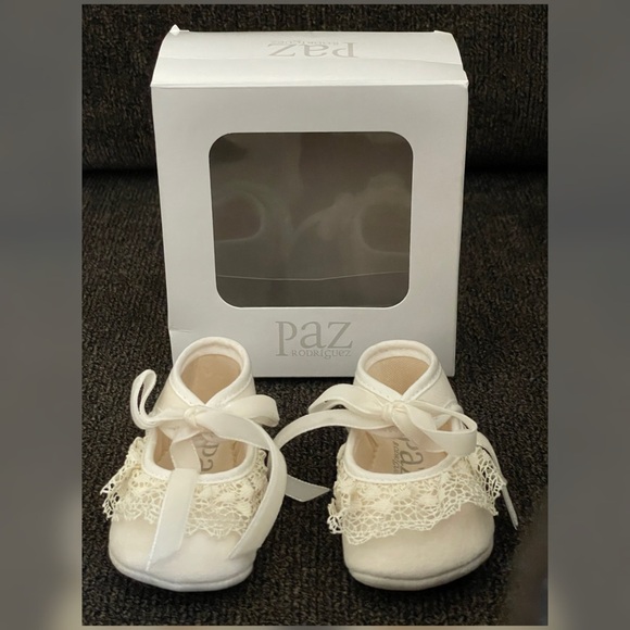 Paz Rodriguez Baby Girl Lace-Detail Ceremony Booties Shoes Size- 1.5 - Picture 1 of 14